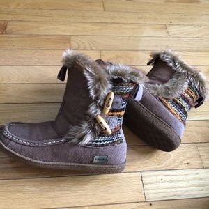 SoftMoc Mukala Mukluks - brown - size 7